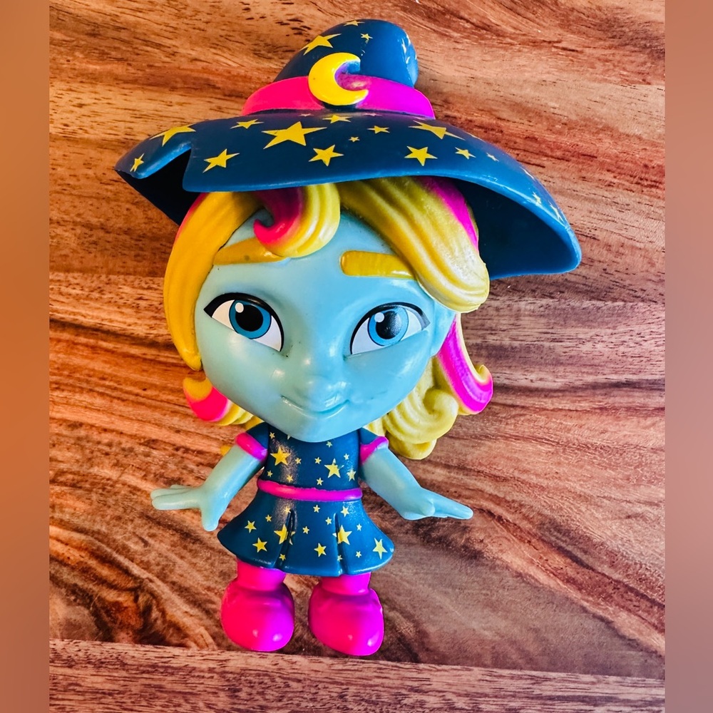 Netflix Super Monsters Katya Spelling Halloween Blue Witch Figure PLAYSKOOL 4.5”